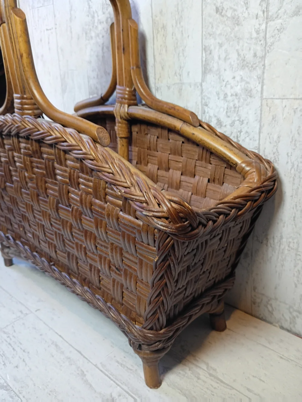 VTG Coastal FarmhWicker & Bamboo Handle  Magazine Newspaper Holder Storage Baske